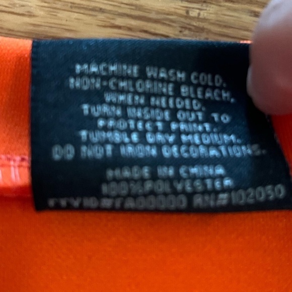 New! Denver Broncos NFL + Rolling Stones collectors' v-neck shirt - Picture 7 of 11